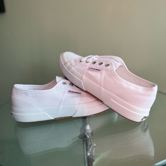 NWT Superga Sneakers- Sz 7 - Picture 1 of 12